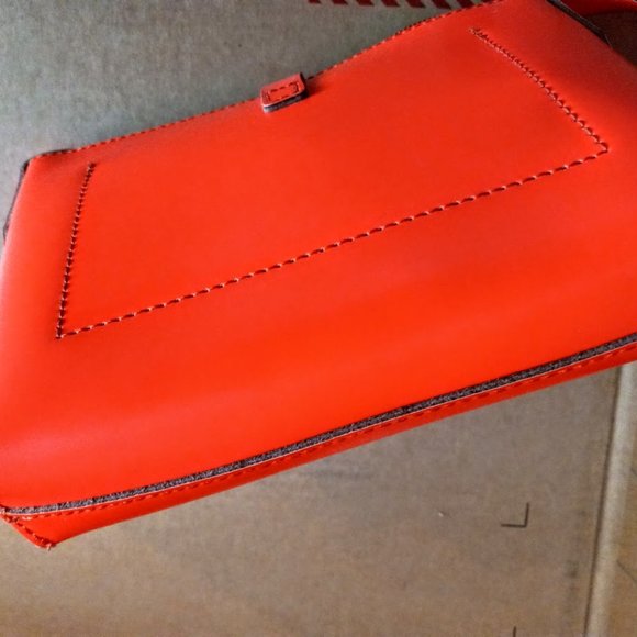 J. Crew Parker Vintage Crossbody Leather Messenger Bag, $17. or less - Picture 12 of 16